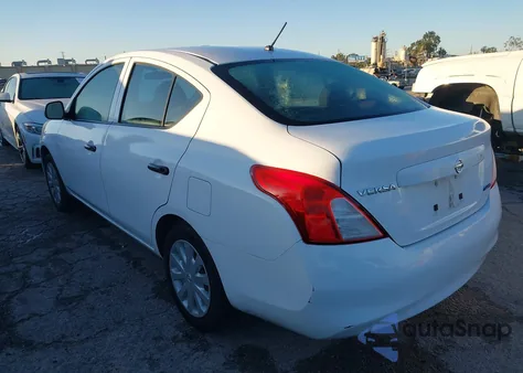 2014 Nissan Versa 1.6 S из США, поврежденный, VIN 3N1CN7APXEL855465